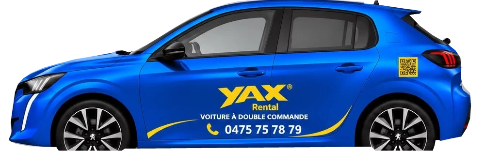 Peugeot 208 bleue à double commande aux couleurs de YAX Rental